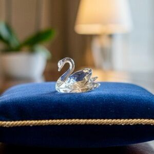 SWARVOSKI Beauties of the Lake Collection Crystal SWAN 🦢 VTG 1 inch